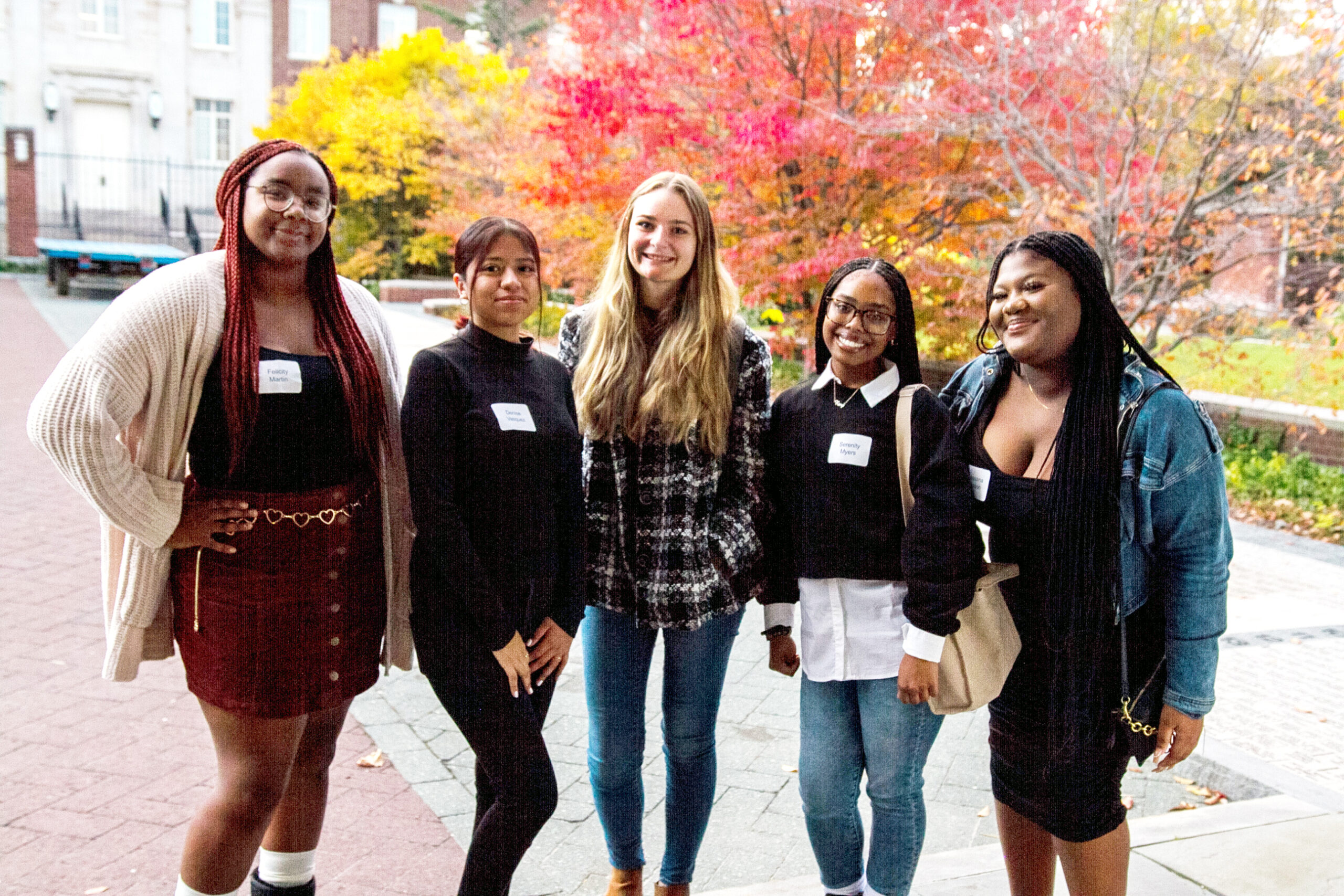 Gene and Roz Chaiken interact with Chaiken Scholars at the 2022 Chaiken Scholars Reception.