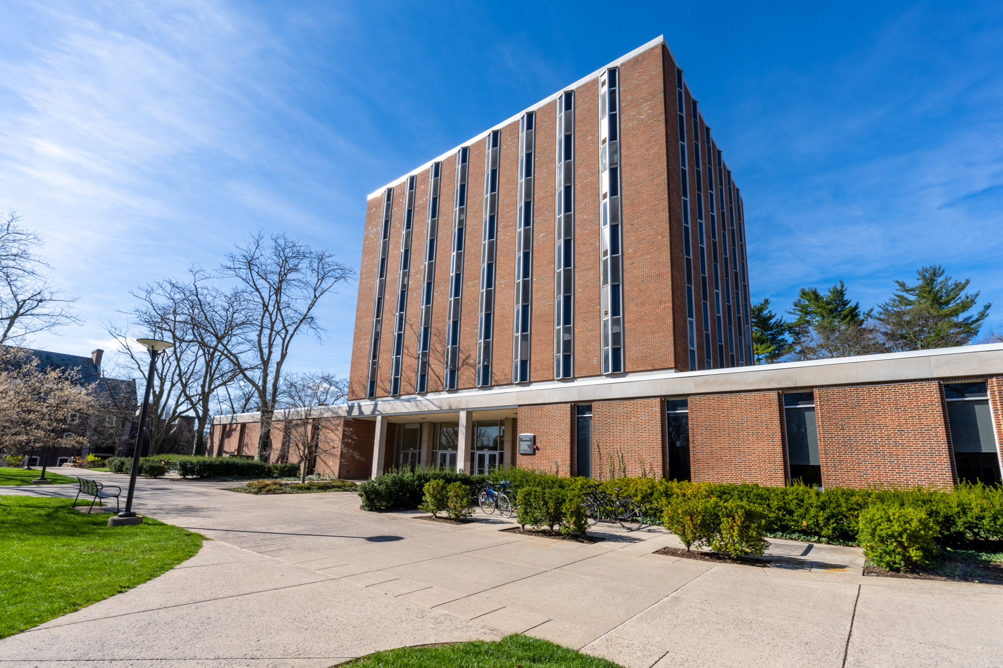 The main entrance to Kern Building in 2022