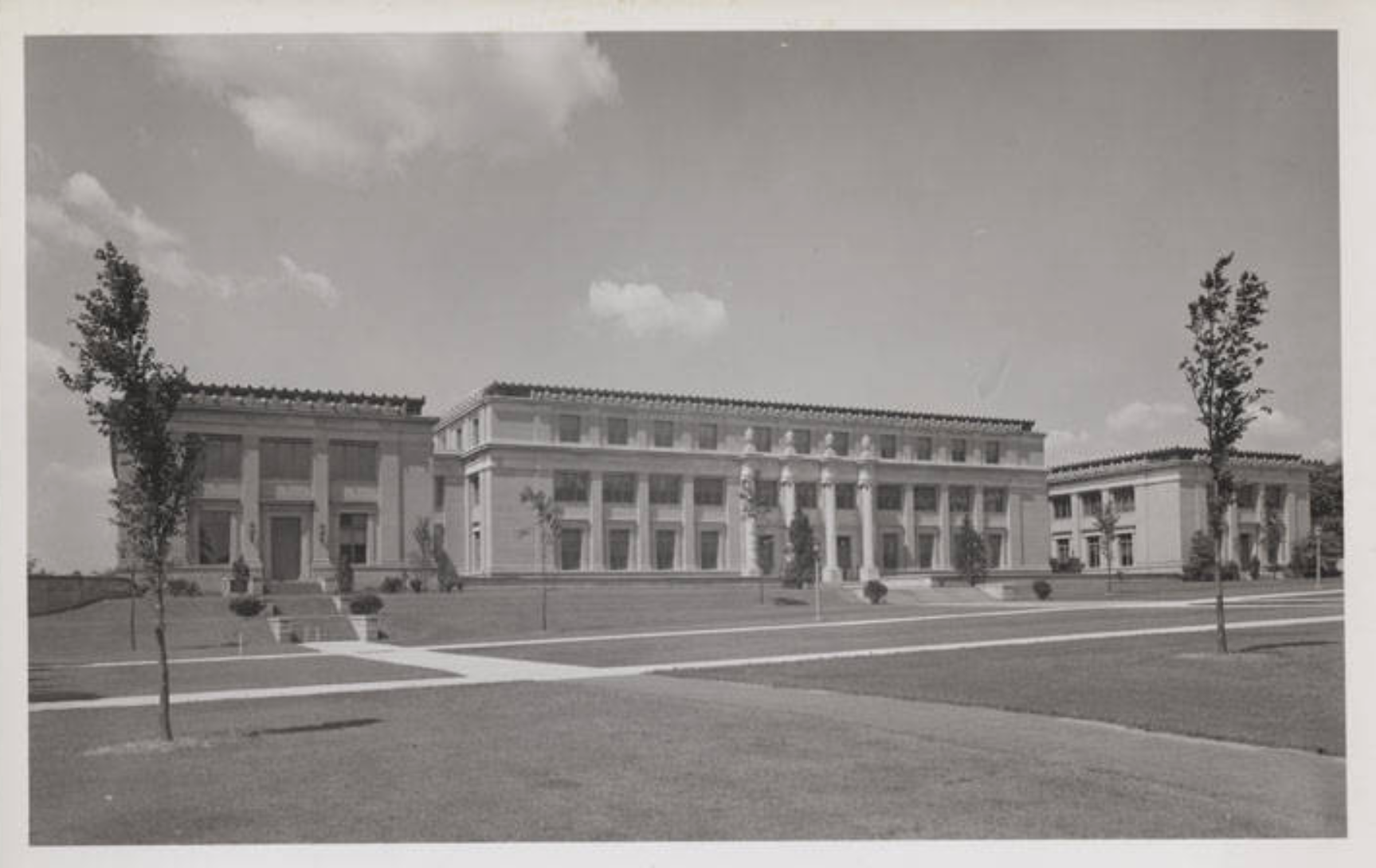 Sparks Building on the far side of Pattee Mall with in 1942
