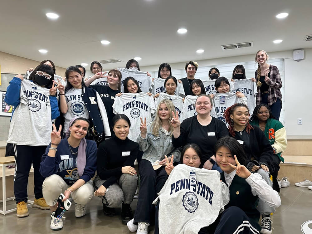 Students in KOR 499 during spring 2023 visited a Korean high school to interact with students and exchange gifts during spring break.