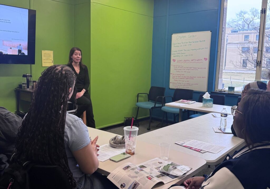Kathy Garren answering questions that Chaiken Center Pre-Law Group members had about the law school application and LSAT processes.