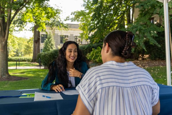 Evita Salles, an emerging alumni leader, connected with students at the 2024 Liberal Arts Undergraduate Festival.